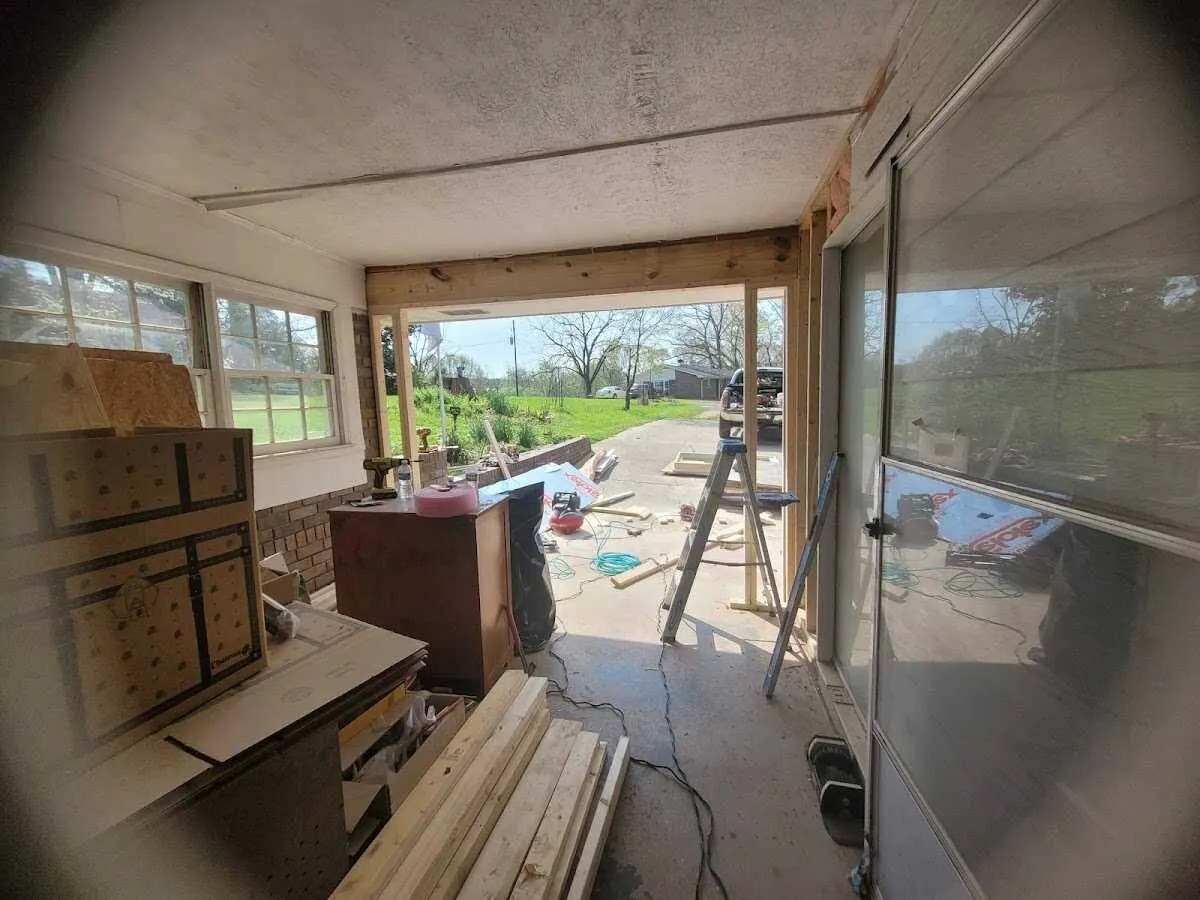 Air movers and dehumidifier for Water Mitigation Services in Venus